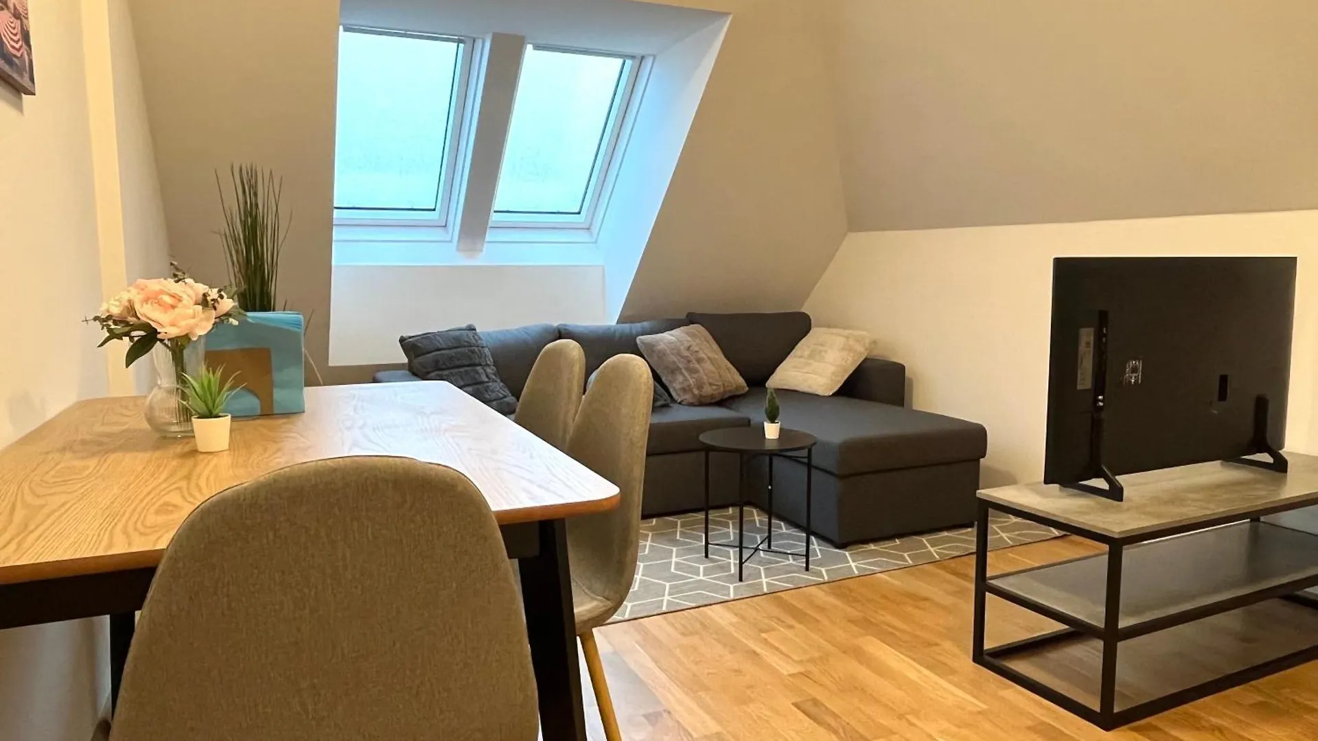 Apartamento Free Parking / Brandnew With Air Condition And Balcony Viena